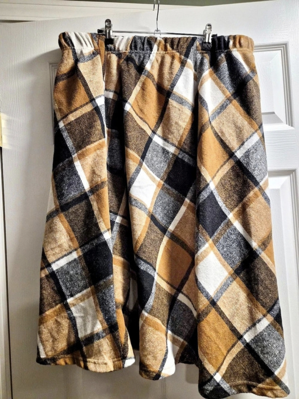 SHEIN Curve Plaid Midi Skirt in Brown & Black 3XL